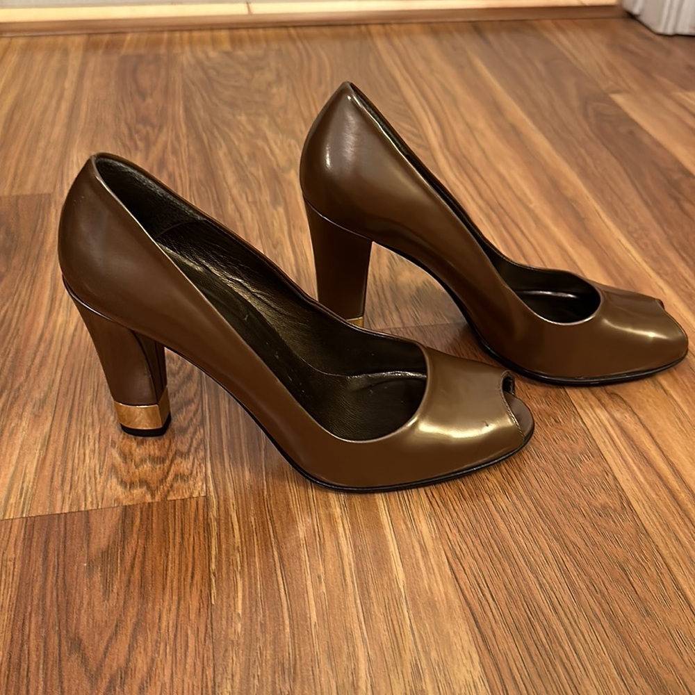 Brown Stuart Weitzman peep toe pumps size 6.5